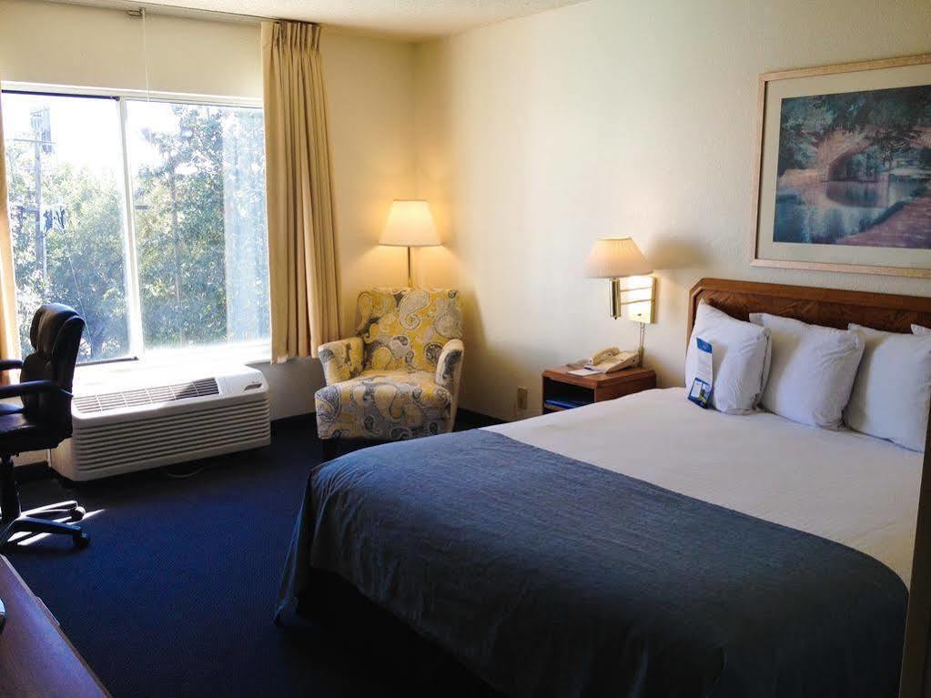 Hotel Baymont By Wyndham Wilmington Zewnętrze zdjęcie